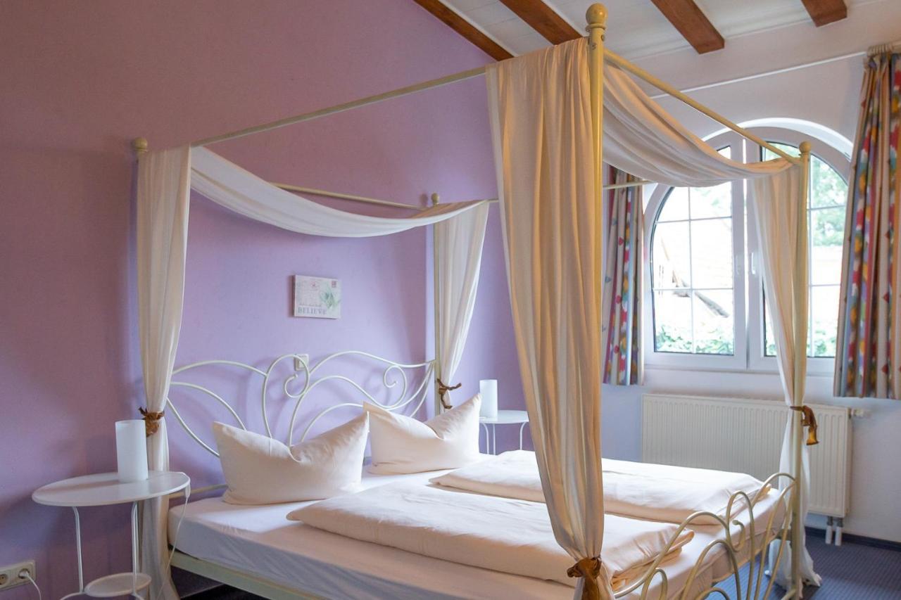 Hotel Schlosshof Dolgesheim Экстерьер фото