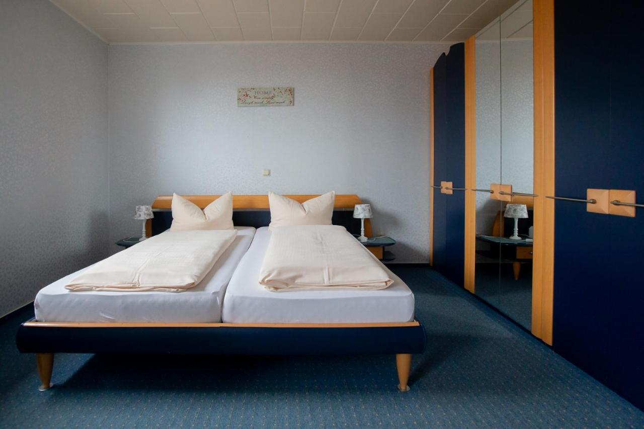 Hotel Schlosshof Dolgesheim Экстерьер фото