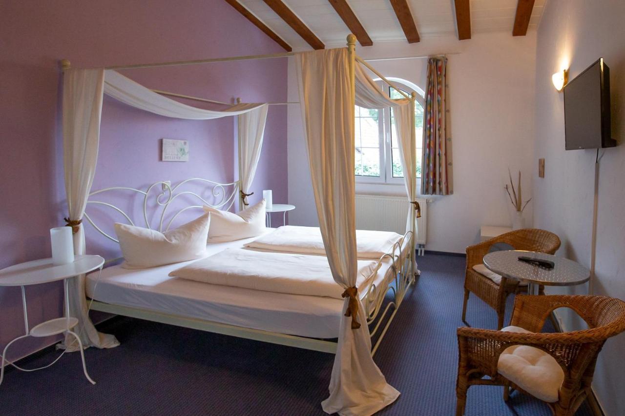 Hotel Schlosshof Dolgesheim Экстерьер фото