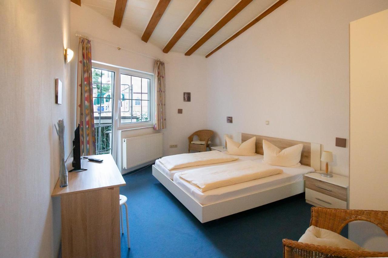 Hotel Schlosshof Dolgesheim Экстерьер фото