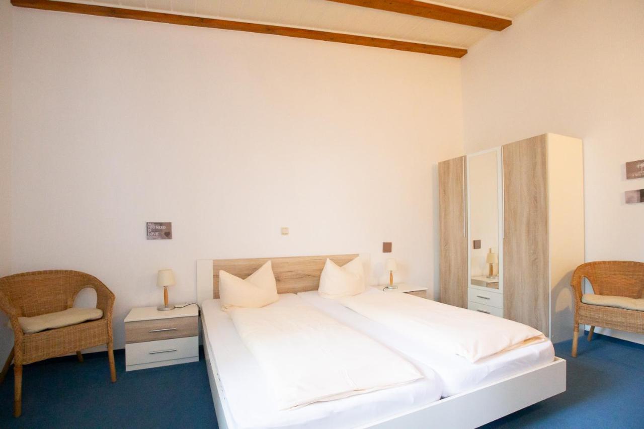 Hotel Schlosshof Dolgesheim Экстерьер фото
