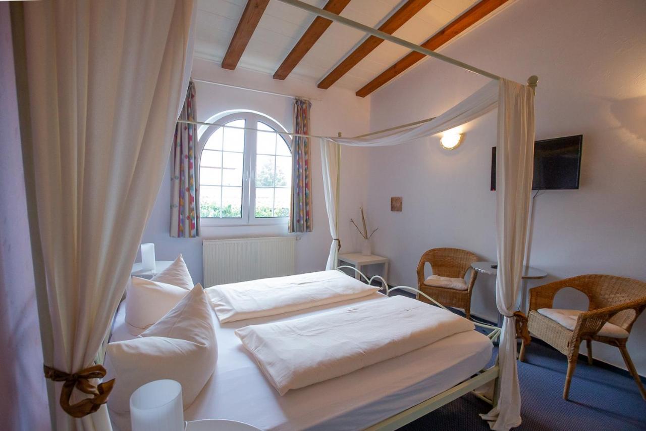 Hotel Schlosshof Dolgesheim Экстерьер фото
