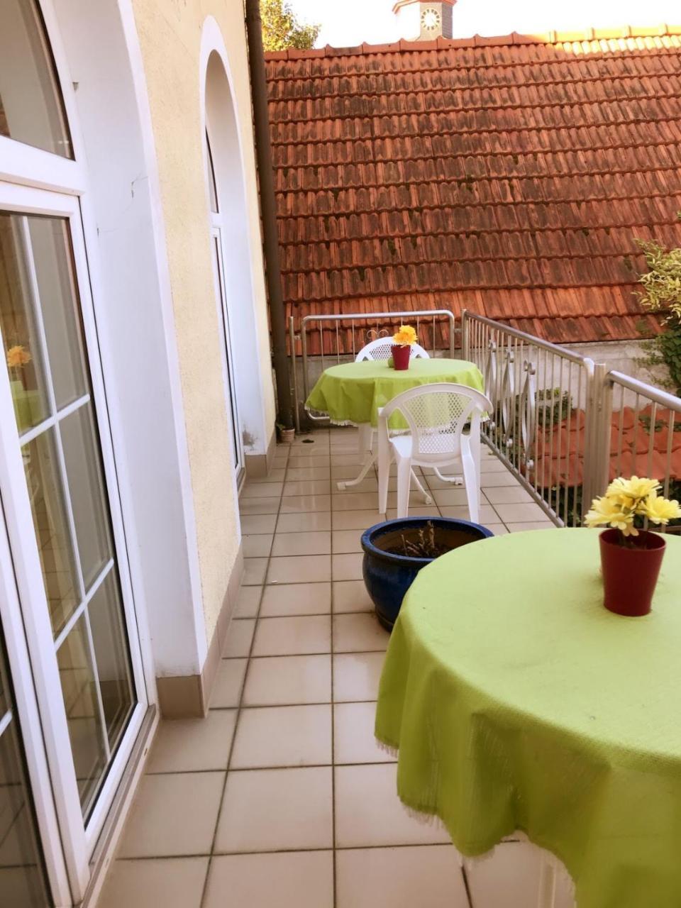 Hotel Schlosshof Dolgesheim Экстерьер фото